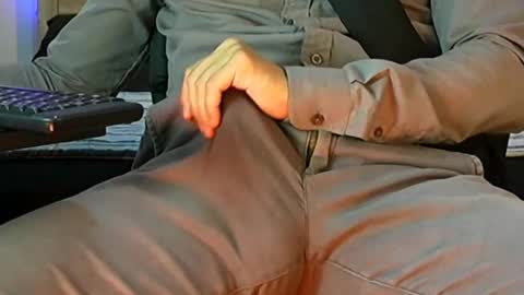 Snapshot of andrew_elliot chatting on 11/22/25, 03:27 Andrew online show from 11/22/25, 03:27