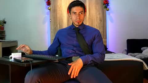 Snapshot of andrew_elliot chatting on 12/19/25, 04:30 Andrew online show from 12/19/25, 04:30