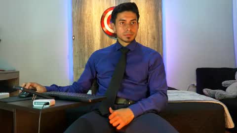 Snapshot of andrew_elliot chatting on 01/11/26, 07:13 Andrew online show from 01/11/26, 07:13