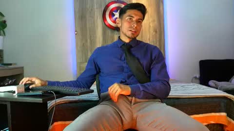 Snapshot of andrew_elliot chatting on 02/05/26, 02:05 Andrew online show from 02/05/26, 02:05