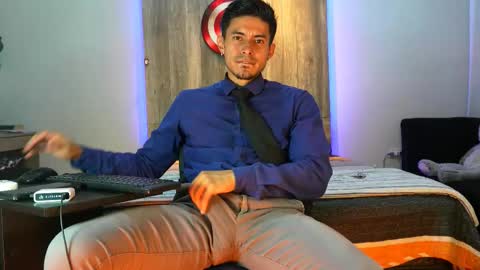 Snapshot of andrew_elliot chatting on 02/07/26, 03:10 Andrew online show from 02/07/26, 03:10