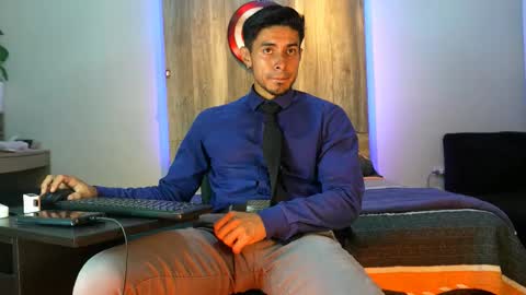 Snapshot of andrew_elliot chatting on 02/11/26, 01:32 Andrew online show from 02/11/26, 01:32