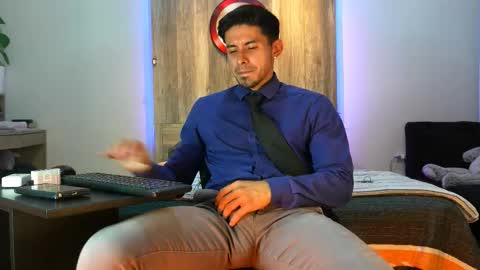 Snapshot of andrew_elliot chatting on 02/12/26, 02:50 Andrew online show from 02/12/26, 02:50