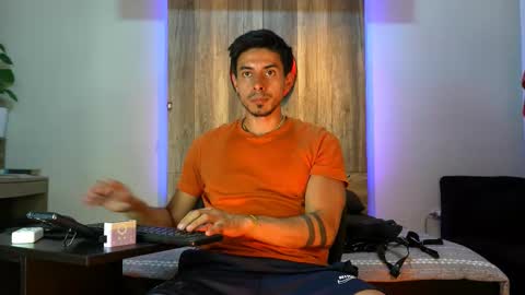 Snapshot of andrew_elliot chatting on 02/23/26, 05:38 Andrew online show from 02/23/26, 05:38