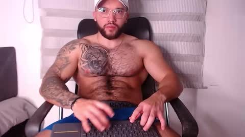 andrew_holden__ online show from 11/12/25, 12:11