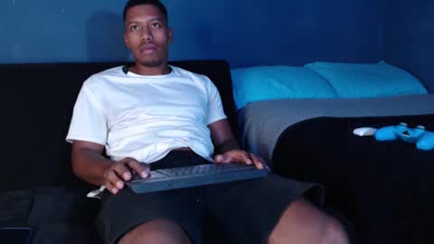 Snapshot of andrew_hoult chatting on 02/09/25, 03:32 Andrew online show from 02/09/25, 03:32