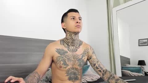 andrew_sanders69 online show from 12/19/25, 03:35