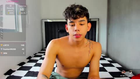 Snapshot of andrew_twink18 chatting on 12/01/24, 08:42 Andrew M. online show from 12/01/24, 08:42