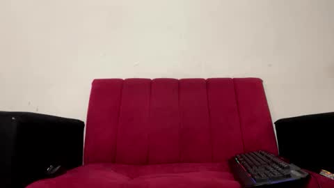 Snapshot of andrewcooper1 chatting on 11/15/25, 04:32 andrew online show from 11/15/25, 04:32