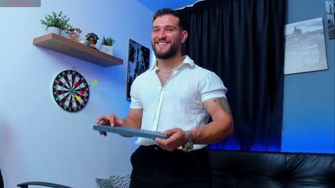 Snapshot of andrewdiaz_ chatting on 01/31/25, 10:52 Andrew Diaz online show from 01/31/25, 10:52