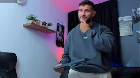 Snapshot of andrewdiaz_ chatting on 03/05/25, 03:18 Andrew Diaz online show from 03/05/25, 03:18