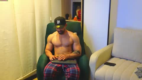 Snapshot of andrewfame chatting on 12/06/24, 05:42 Andrew online show from 12/06/24, 05:42