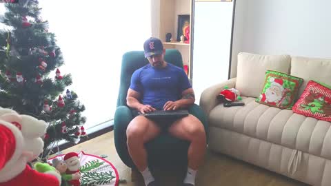 Snapshot of andrewfame chatting on 12/23/24, 08:14 Andrew online show from 12/23/24, 08:14