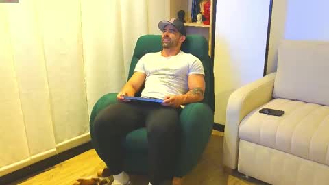 Snapshot of andrewfame chatting on 02/12/25, 02:03 Andrew online show from 02/12/25, 02:03