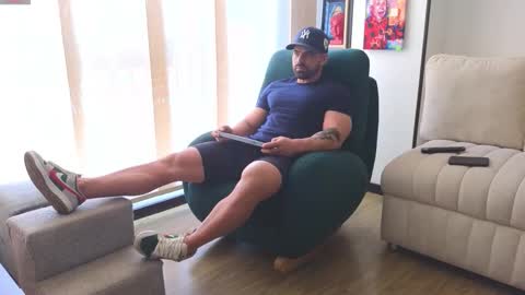 Snapshot of andrewfame chatting on 09/22/25, 02:30 Andrew online show from 09/22/25, 02:30