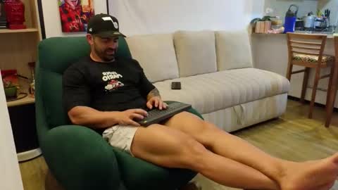 Snapshot of andrewfame chatting on 09/30/25, 01:43 Andrew online show from 09/30/25, 01:43