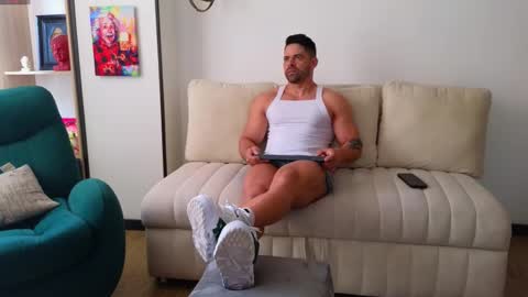 Snapshot of andrewfame chatting on 10/07/25, 02:36 Andrew online show from 10/07/25, 02:36