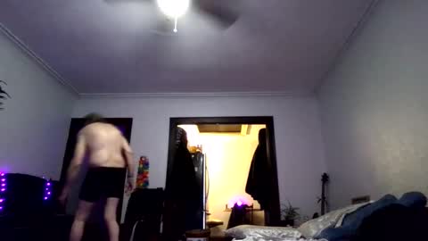 andrewgennie online show from 04/12/26, 07:24