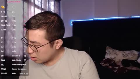 andrewmhilton_ online show from 11/09/25, 06:17