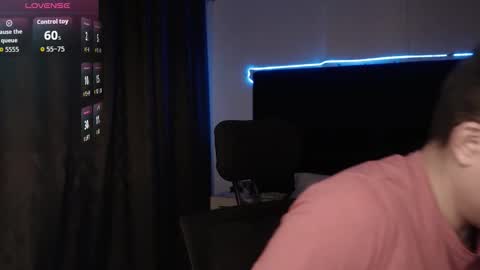 andrewmhilton_ online show from 12/22/25, 07:27