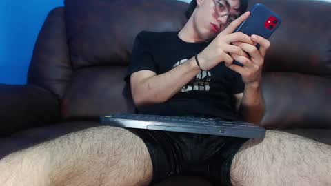 Snapshot of andreww_whitee chatting on 12/21/24, 10:50 AndreW White online show from 12/21/24, 10:50