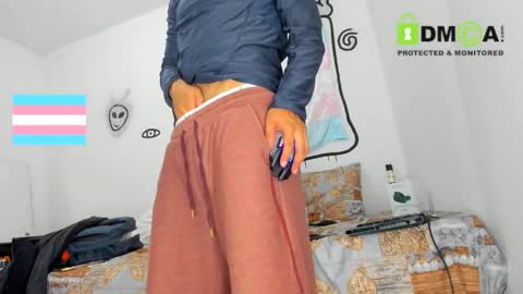 Snapshot of androgynous_love chatting on 03/07/25, 11:16 hugeclit online show from 03/07/25, 11:16