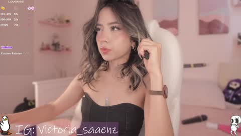 Snapshot of andromeedaa_ chatting on 02/06/25, 09:06 Victoria Senz online show from 02/06/25, 09:06