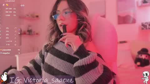 Snapshot of andromeedaa_ chatting on 02/19/25, 09:47 Victoria Senz online show from 02/19/25, 09:47