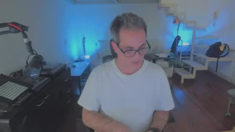 Andrew online show from 04/17/26, 02:14