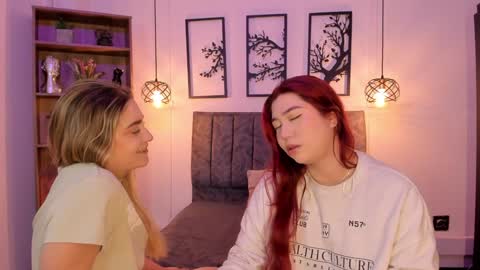 Snapshot of andy_and_emma chatting on 01/14/25, 12:45 andy_and_emma online show from 01/14/25, 12:45