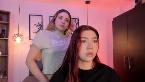 Snapshot of andy_and_emma chatting on 01/28/25, 12:32 andy_and_emma online show from 01/28/25, 12:32