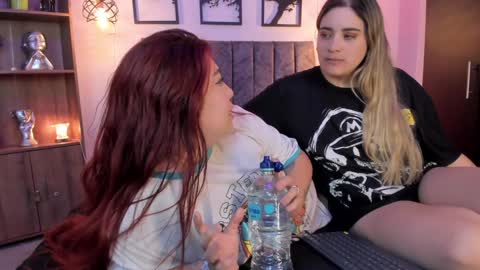 Snapshot of andy_and_emma chatting on 01/30/25, 03:40 andy_and_emma online show from 01/30/25, 03:40