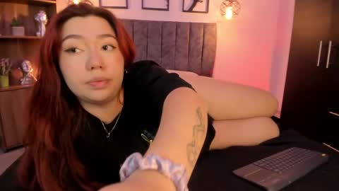 Snapshot of andy_and_emma chatting on 02/20/25, 03:52 andy_and_emma online show from 02/20/25, 03:52