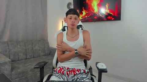 andy_bigcock01 online show from 12/17/24, 03:28