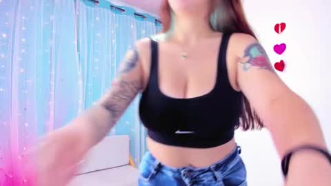 Snapshot of andy_bluee chatting on 02/14/25, 10:28 Andy bluee online show from 02/14/25, 10:28