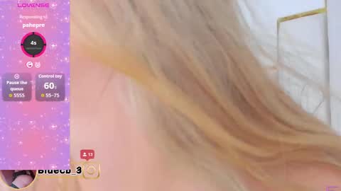 Snapshot of andy_bluee chatting on 09/26/25, 04:16 Andy bluee online show from 09/26/25, 04:16