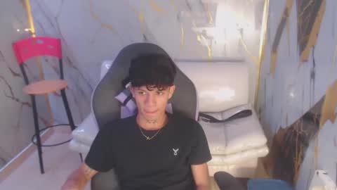 andy_dan1 online show from 10/16/25, 05:14