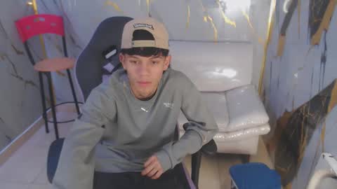 andy_dan1 online show from 10/18/25, 03:02