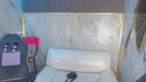 andy_dan1 online show from 10/22/25, 02:39