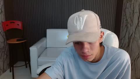 andy_dan1 online show from 10/23/25, 03:33