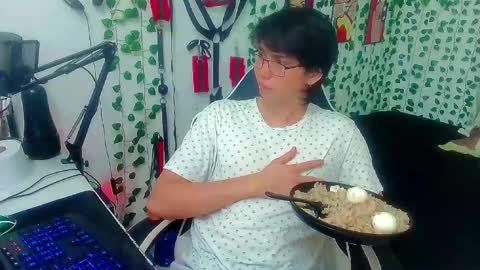 Andy Gray online show from 04/15/26, 06:04