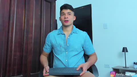 Snapshot of andy_walker_ chatting on 01/04/25, 04:12 Andres online show from 01/04/25, 04:12