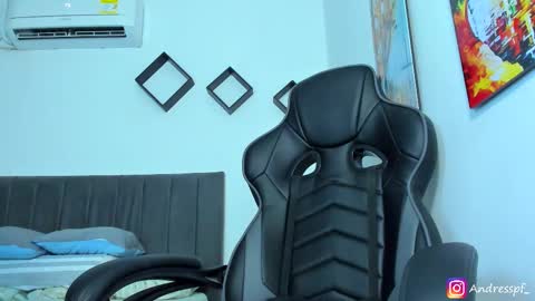 Snapshot of andy_walker_ chatting on 09/15/25, 04:29 Andres online show from 09/15/25, 04:29