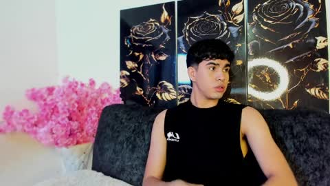 Snapshot of andy_wood1 chatting on 04/06/26, 01:01 andy_wood1 online show from 04/06/26, 01:01