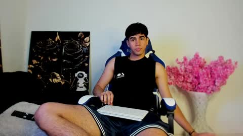 Snapshot of andy_wood1 chatting on 04/08/26, 04:51 andy_wood1 online show from 04/08/26, 04:51