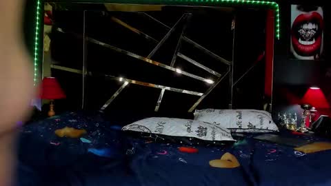 Snapshot of andyandfrank chatting on 09/25/25, 08:23 andyandfrank online show from 09/25/25, 08:23