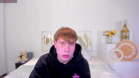 Snapshot of andyjey_ chatting on 10/16/25, 07:26 Mandy and Andy online show from 10/16/25, 07:26