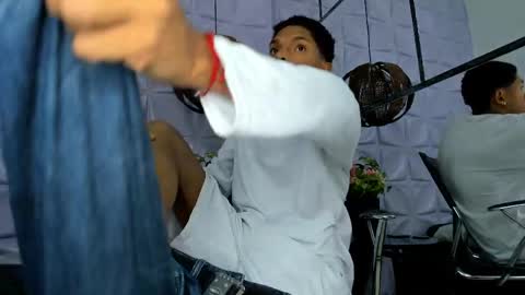 Snapshot of andysins chatting on 04/07/26, 11:21 Andy online show from 04/07/26, 11:21