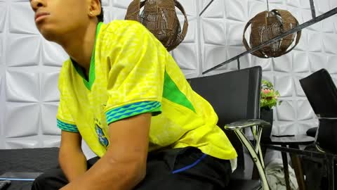 Snapshot of andysins chatting on 04/08/26, 10:37 Andy online show from 04/08/26, 10:37