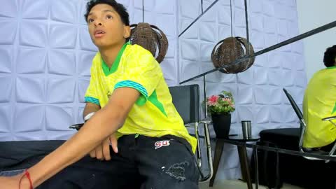 Snapshot of andysins chatting on 04/16/26, 11:22 Andy online show from 04/16/26, 11:22